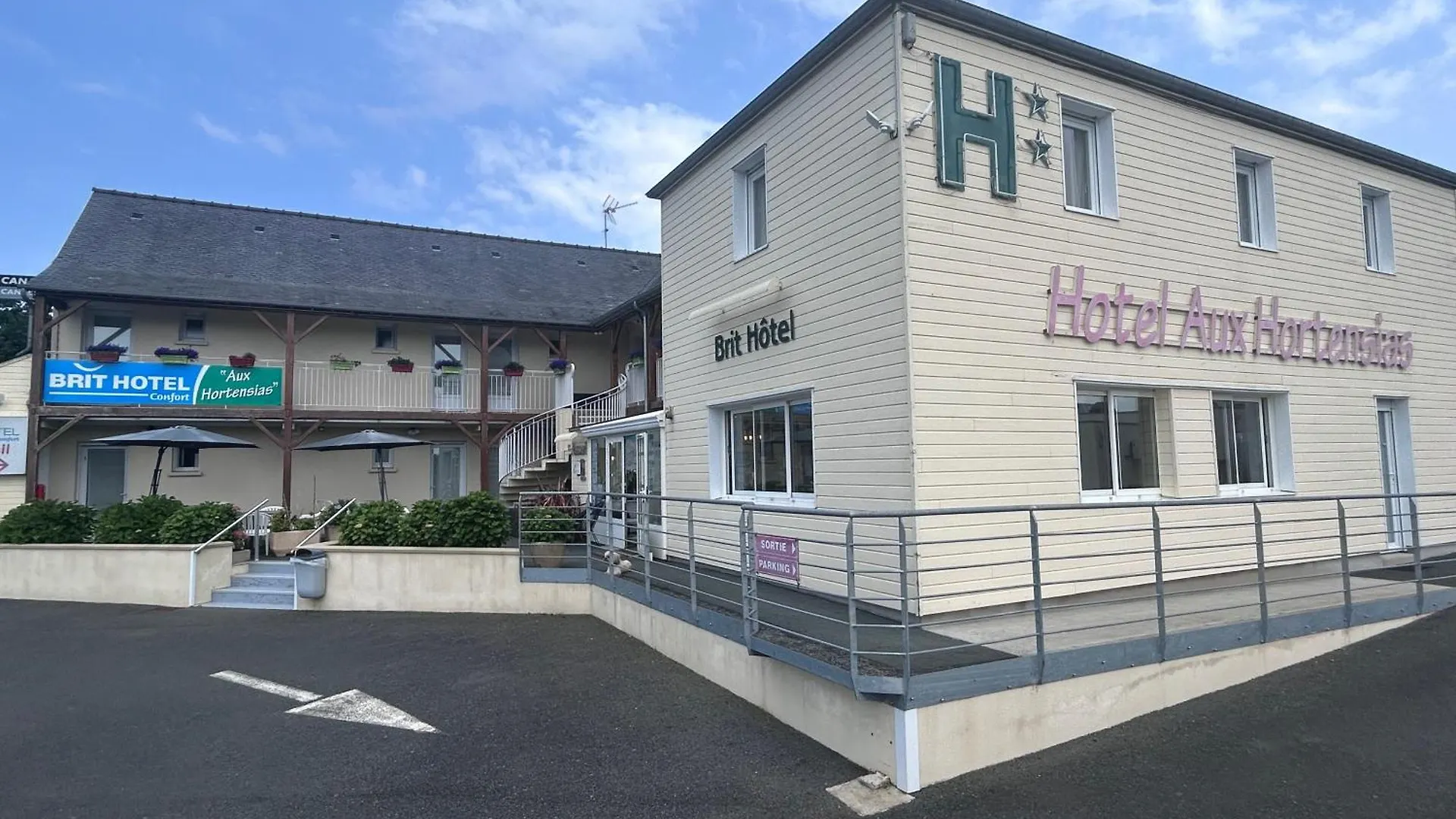 Brit Hotel Lannion-Perros Guirec 2*, Lannion France