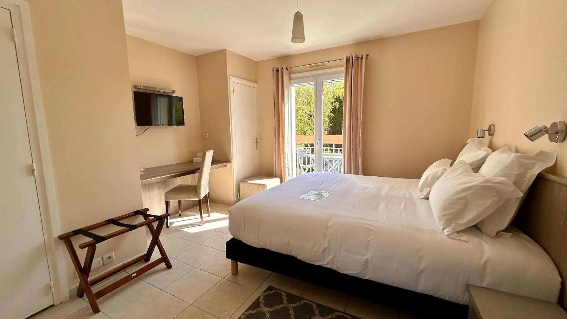 Brit Hotel Lannion-Perros Guirec